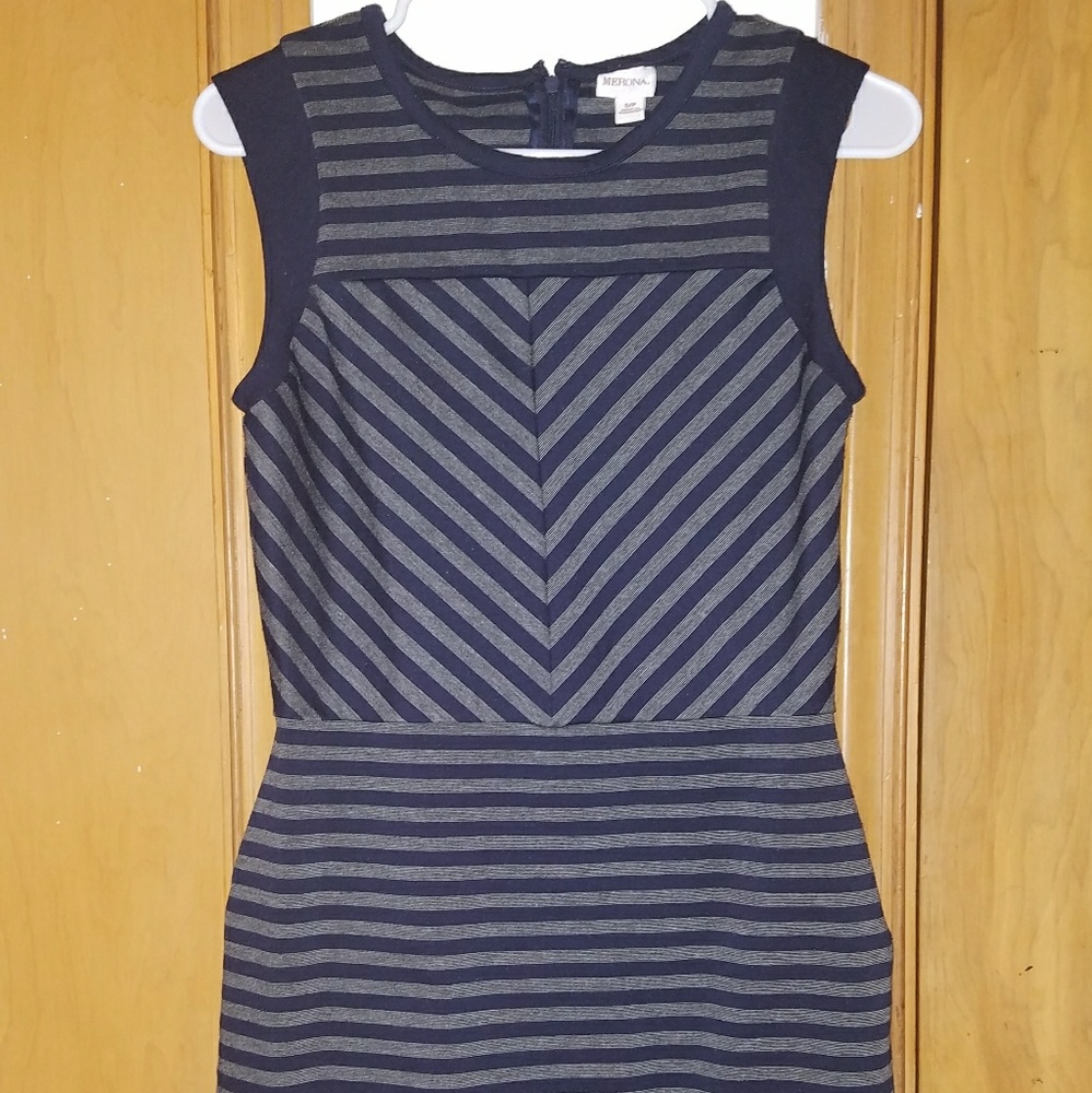 Fitted midi stripped dress